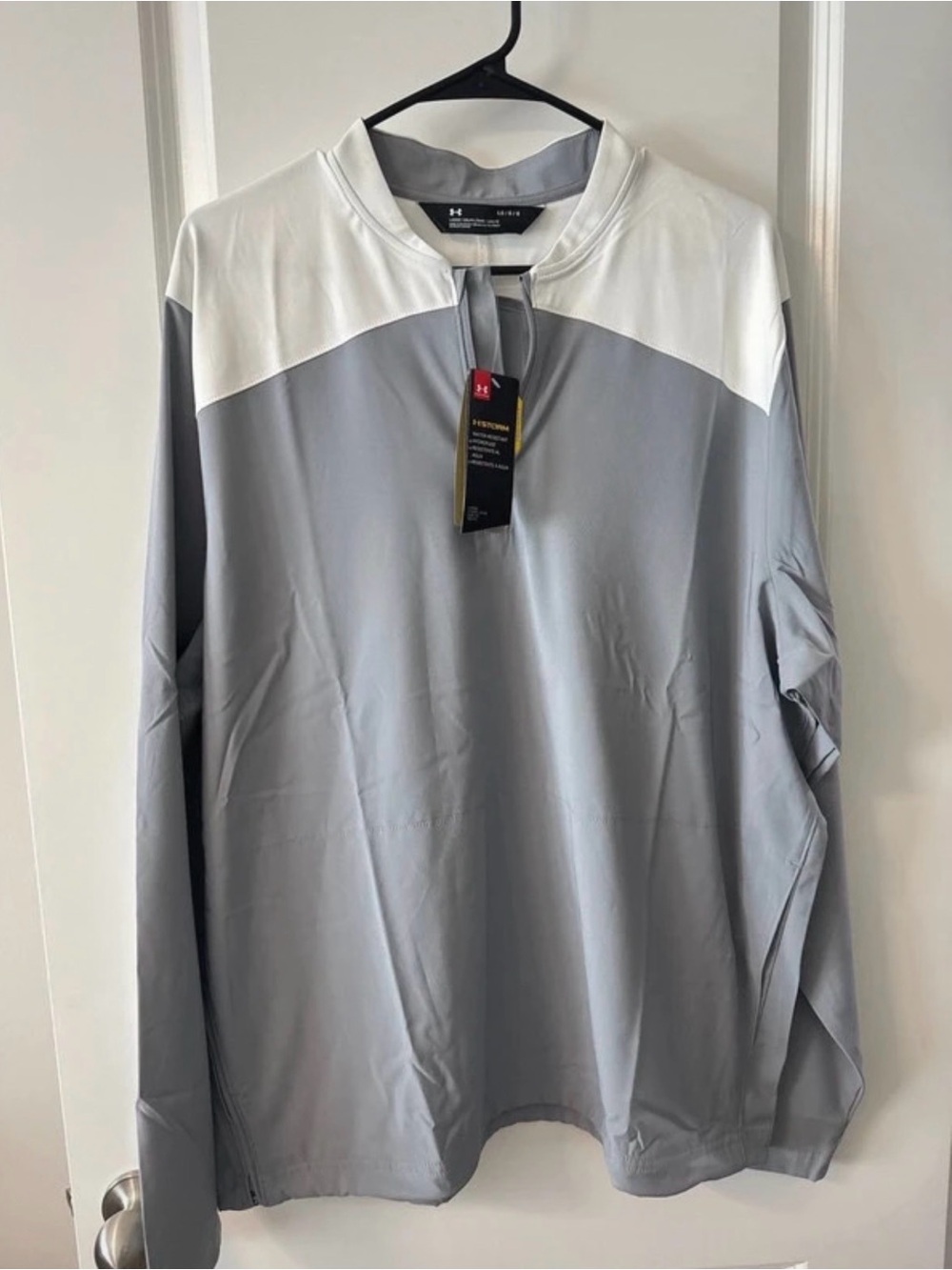 Under Armour Men’s Gray and White Lightweight Quarter-Zip Pullover